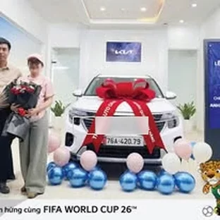 Kia Kon Tum - Khách hàng tham khảo xe thực tế tại Đăk Tô.